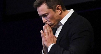 Маска тянут в суд инвесторы Tesla: раскрыта причина