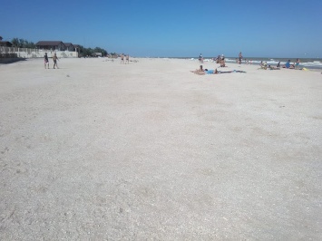 На запорожском курорте заметно опустели пляжи (ФОТО)