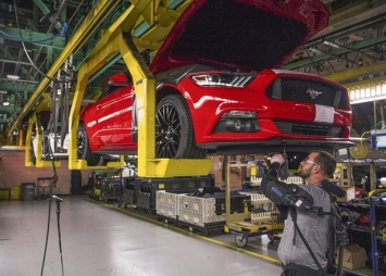 На заводах Ford по всему миру начнут использовать экзоскелеты