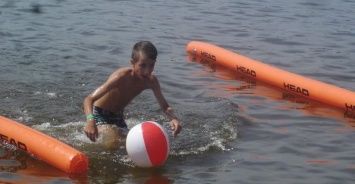 В Запорожье в детских стартах победили подготовленные юные пловцы