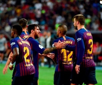 Барселона победила Севилью в историческом матче за Суперкубок Испании