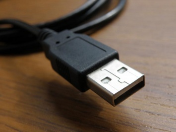 MacBook можно взломать с помощью кабеля зарядки USB-C