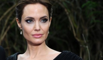 Анджелина Джоли попала в психиатрическую клинику: стали известны причины