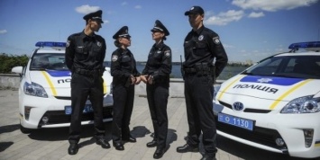 В каких случаях полицейский имеет право остановить транспортное средство