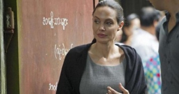 Развод довел: Анджелина Джоли попала в психбольницу