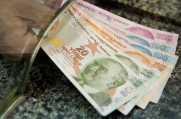 Турция расследует фейковые новости в соцсетях из-за провокаций роста курса доллара
