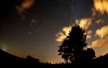 Метеорный поток Персеиды: опубликованы впечатляющие фото