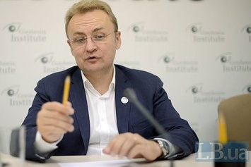 Мэр Львова прокомментировал ситуацию с закупленными в Германии трамваями