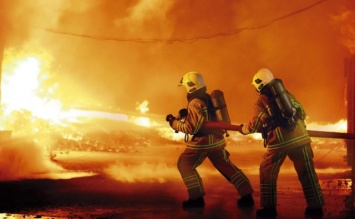 Главное за ночь: пожар в Киеве и ужас на популярном курорте