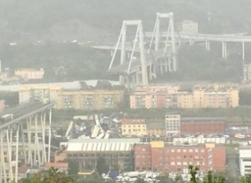 В Италии обвалился крупный мост - сообщается о десятках жертв (фото)