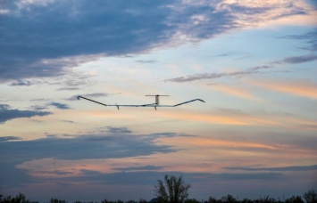 Самолет на солнечных батареях поставил мировой рекорд