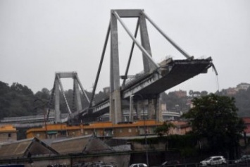 22 человек погибли в результате крушения моста в Генуе