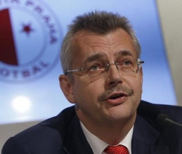 Президент Славии атаковал УЕФА, требуя отставки Суркиса