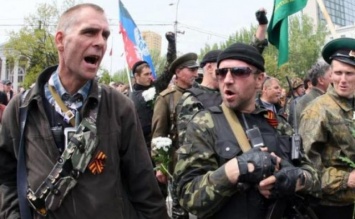 Где нельзя украсть - жгут: боевики бесчинствуют на железных дорогах Донбасса