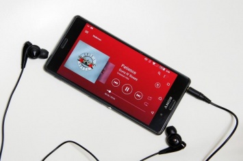 Sony представила плеер DMP-Z1 с золотой кнопкой за 500 тыс. рублей