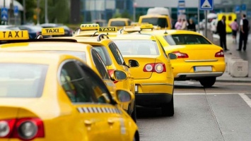 В России могут запретить работать таксистам с иностранными правами