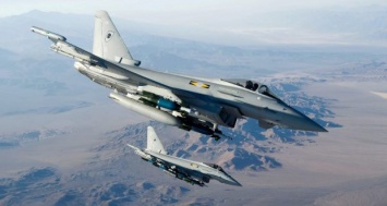 Британские ВВС перехватили российские бомбардировщики, в Кремле отмалчиваются