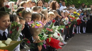 День знаний в запорожских школах отметят на день позже