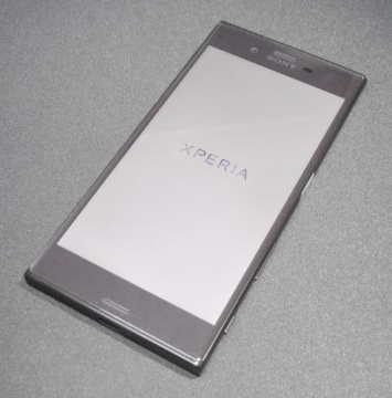 «Упал на 25 000»: Sony Xperia XZ2 продается в Сети по рекордной скидке