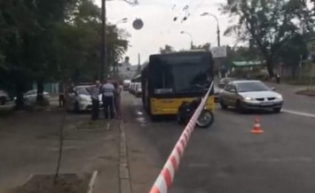 Расстрел в Киеве: мотоциклист всадил 10 пуль в водителя троллейбуса