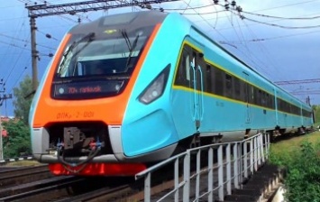 "Укрзализныця" и КВСЗ подписали договор о поставке 6 дизель-поездов