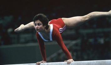 Олимпийская чемпионка по спортивной гимнастике умерла в возрасте 49 лет