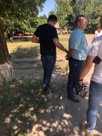 В Донецкой области попался начальник госслужбы, который вымогал миллион взятки