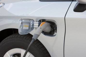 "Экзотическая ржавчина" поможет зарядить электроавтомобили за пять минут
