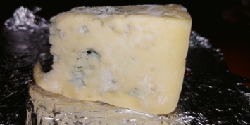 Найден древнейший в мире сыр с "проклятием"