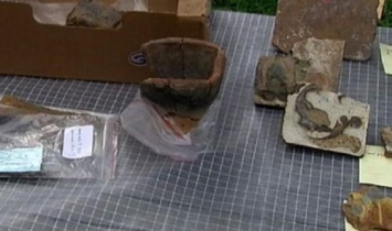 Десятки ценных артефактов обнаружили археологи под Петербургом