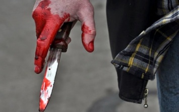 Житель Днепропетровщины защитил женщину и получил два удара ножом