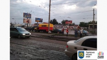 Во Львове заработали троллейбусы после сильного ливня