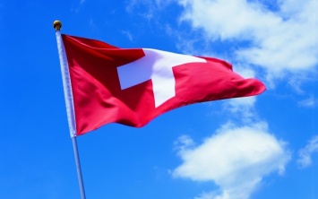 В Швейцарии паре отказали в гражданстве из-за рукопожатия