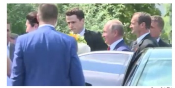 Путин с хором казаков прибыл на свадьбу австрийского министра