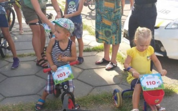 Возраст самой юной участницы велогонки в Каховке - 3 года