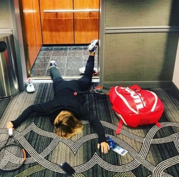 В Цинциннати после поражения от Симоны Халеп украинка Леся Цуренко разлеглась перед лифтом