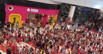 В Киеве по-украински открыли первый магазин H&M (фото, видео)