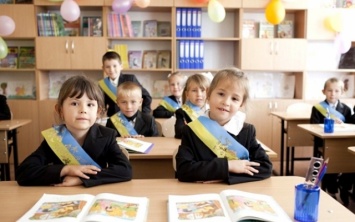 На Днепропетровщине учителя получили ноутбуки и конструкторы