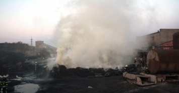 Экологическое ЧП в Запорожье: на предприятии по переработке резины бушевал гигантский пожар