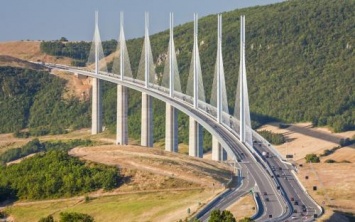 840 мостов могут закрыть во Франции