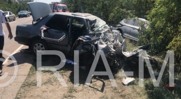 Две машины разбиты, пятеро пострадавших: на запорожской трассе лобовое столкновение - фото