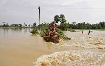 Наводнения в Индии: число погибших превысило 400 человек