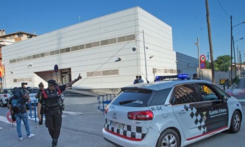Вооруженное нападение на полицейский участок в Испании признали терактом