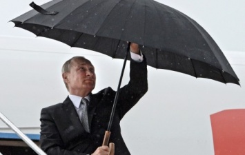 Натяни Путина: президент РФ стал лицом контрацептивов, появилось фото продукции