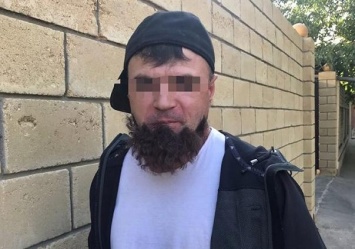 Что-то пошло не так: в Одессе задержали киллера, у которого отклеилась борода