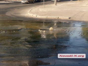 В центре Николаева канализацией затопило несколько улиц