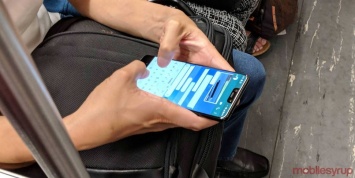 Прототип Google Pixel 3 XL заметили в метро