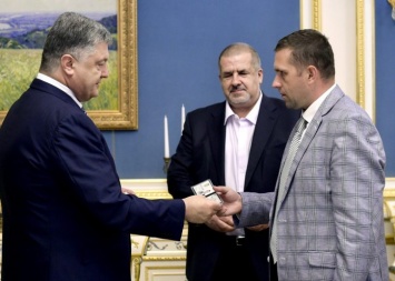 У Порошенко угрожают задушить Крым костлявой рукой деиндустриализации