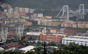В сети появилось видео момента крушения моста в Генуе