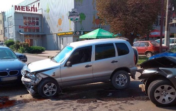 Тройное ДТП в Черновцах: пострадали двое детей